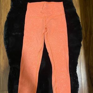 25” lulu lemon wonder train leggings